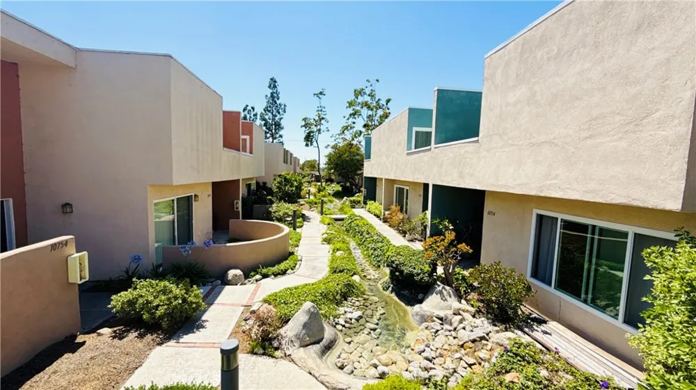 10760 Knott Stanton, CA 90680