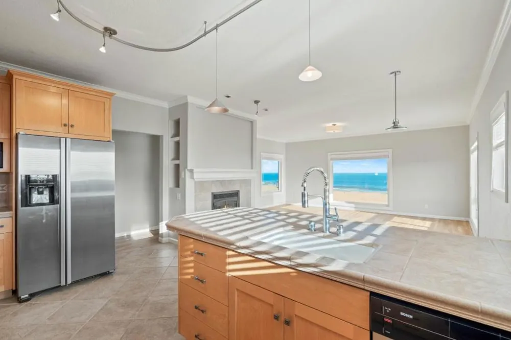 1703 East Cliff Drive Santa Cruz, CA 95062
