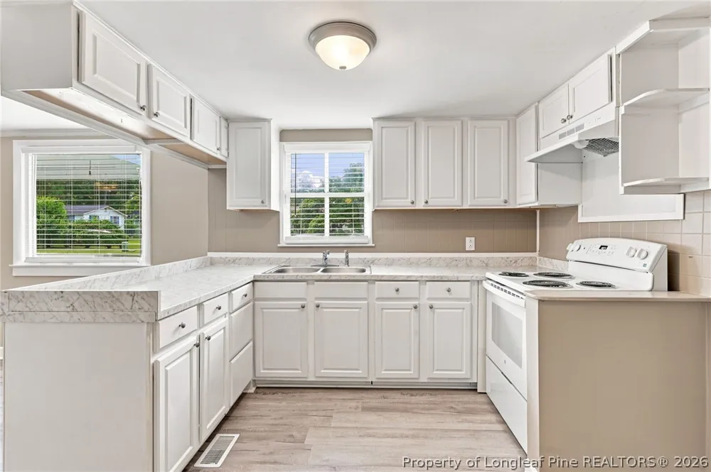 604 Calhoun Street Clinton, NC 28328