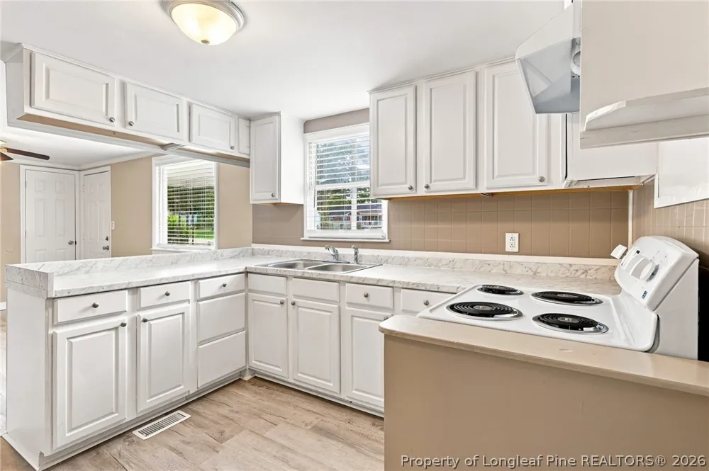 604 Calhoun Street Clinton, NC 28328