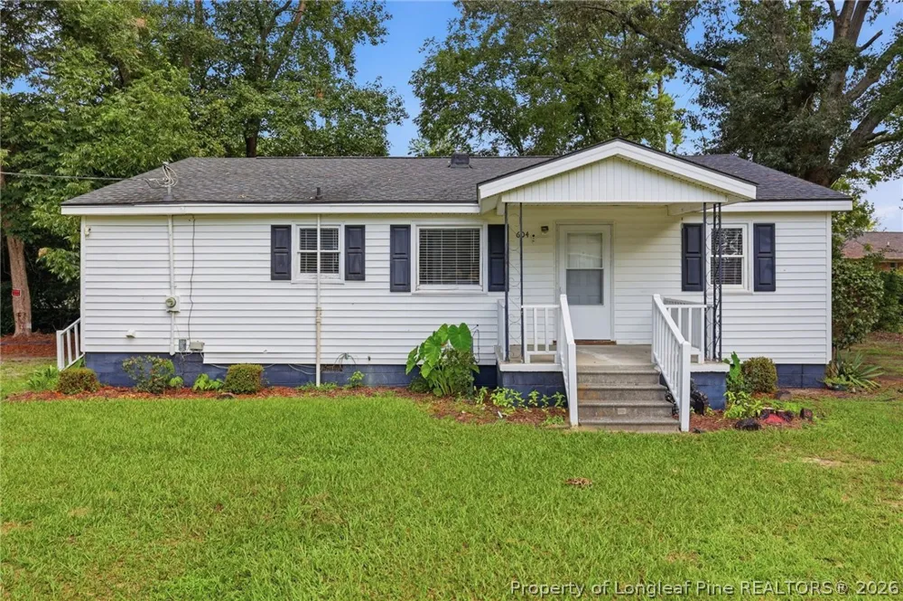 604 Calhoun Street Clinton, NC 28328