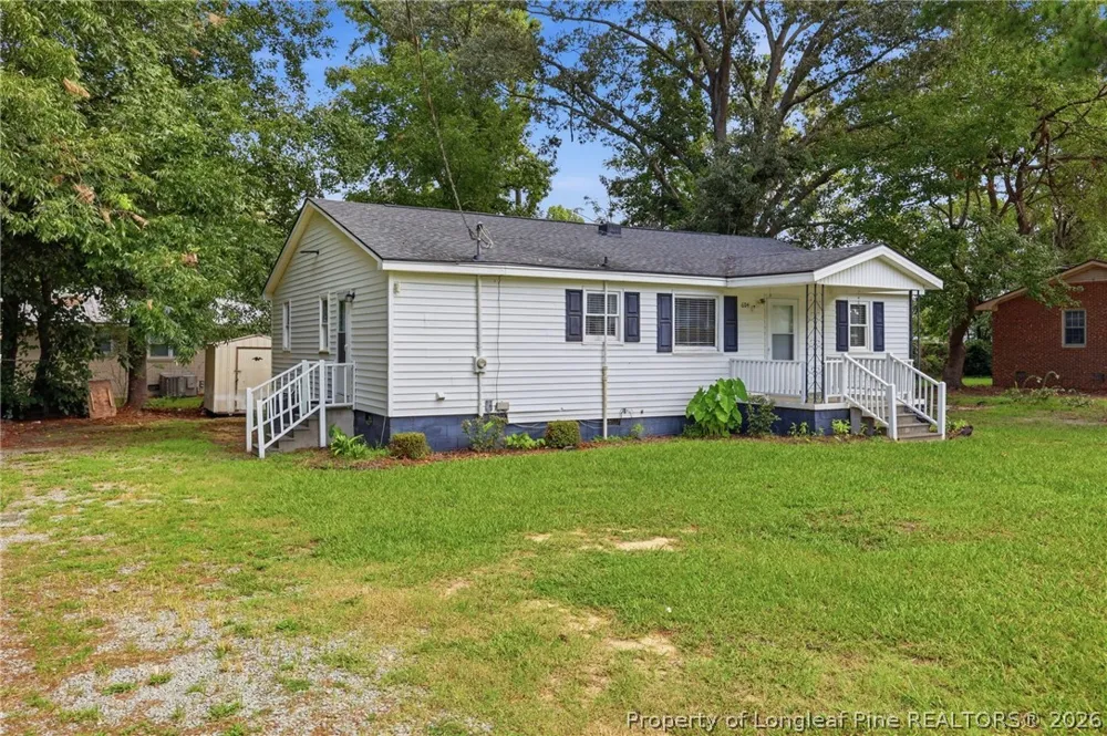 604 Calhoun Street Clinton, NC 28328