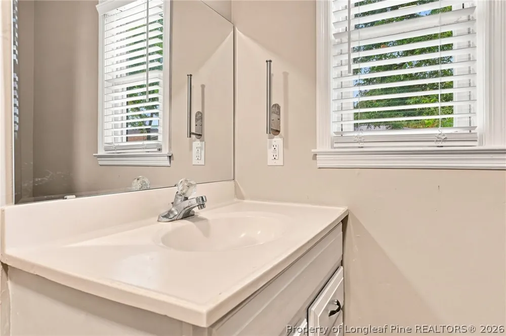 604 Calhoun Street Clinton, NC 28328