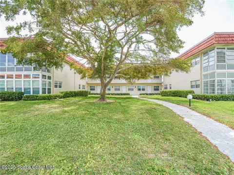 41 Woodland Drive #205