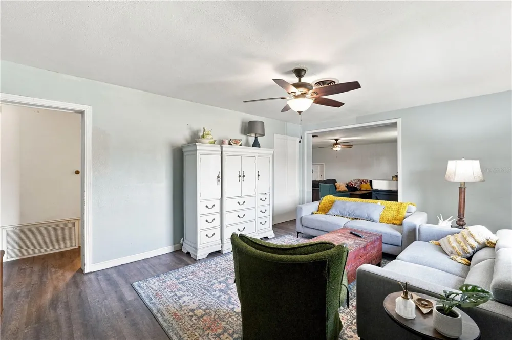 603 CENTRAL AVENUE Oviedo, FL 32765