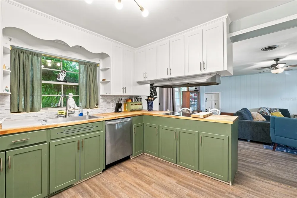 603 CENTRAL AVENUE Oviedo, FL 32765