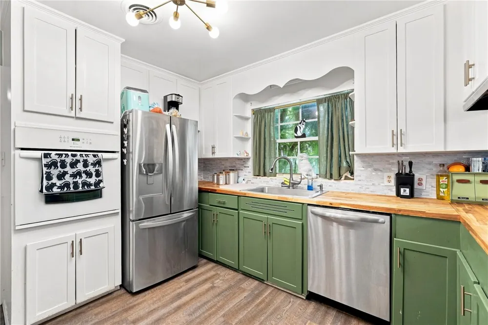 603 CENTRAL AVENUE Oviedo, FL 32765