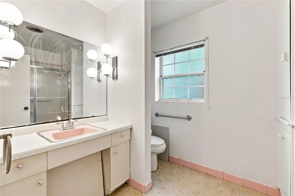 603 CENTRAL AVENUE Oviedo, FL 32765