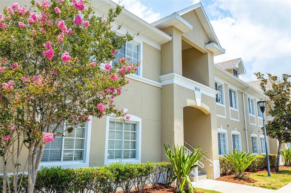 9506 AMBERDALE COURT #202 Riverview, FL 33578