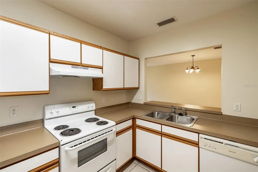 9506 AMBERDALE COURT #202 Riverview, FL 33578