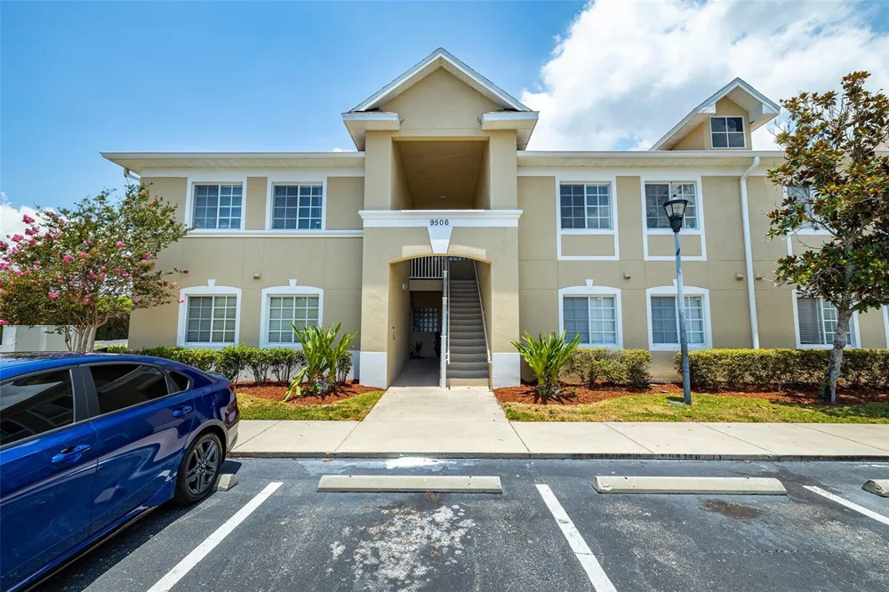 9506 AMBERDALE COURT #202 Riverview, FL 33578