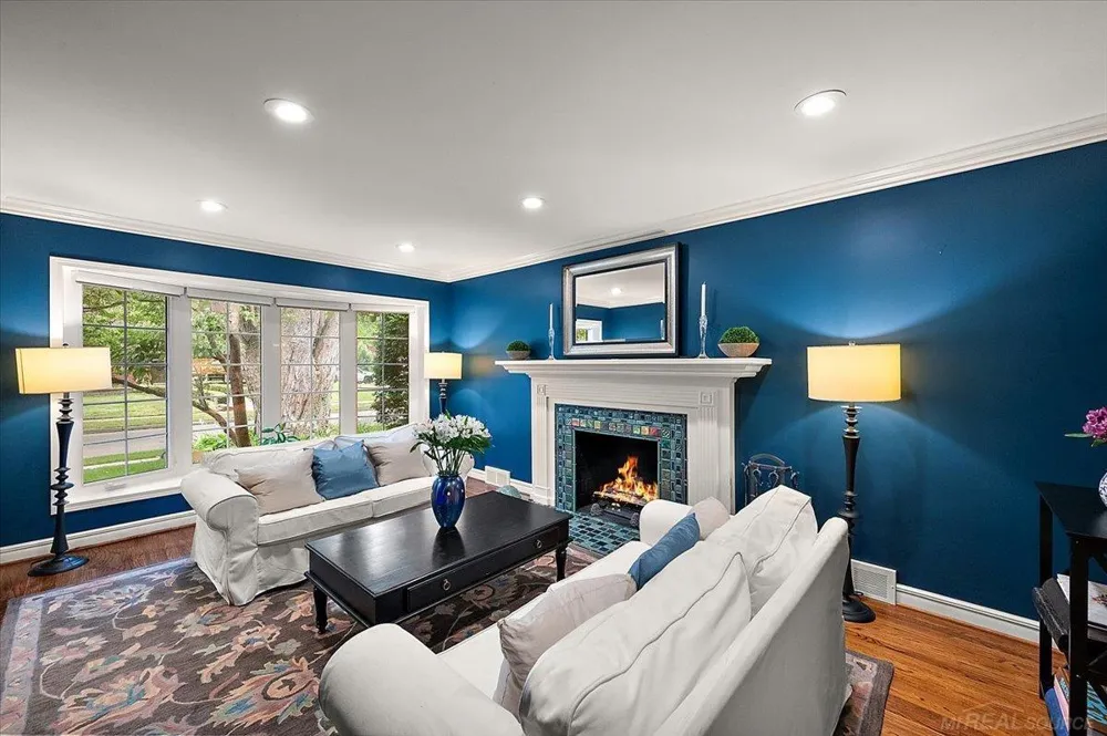 20141 W Ballantyne Court Grosse Pointe Woods City, MI 48236