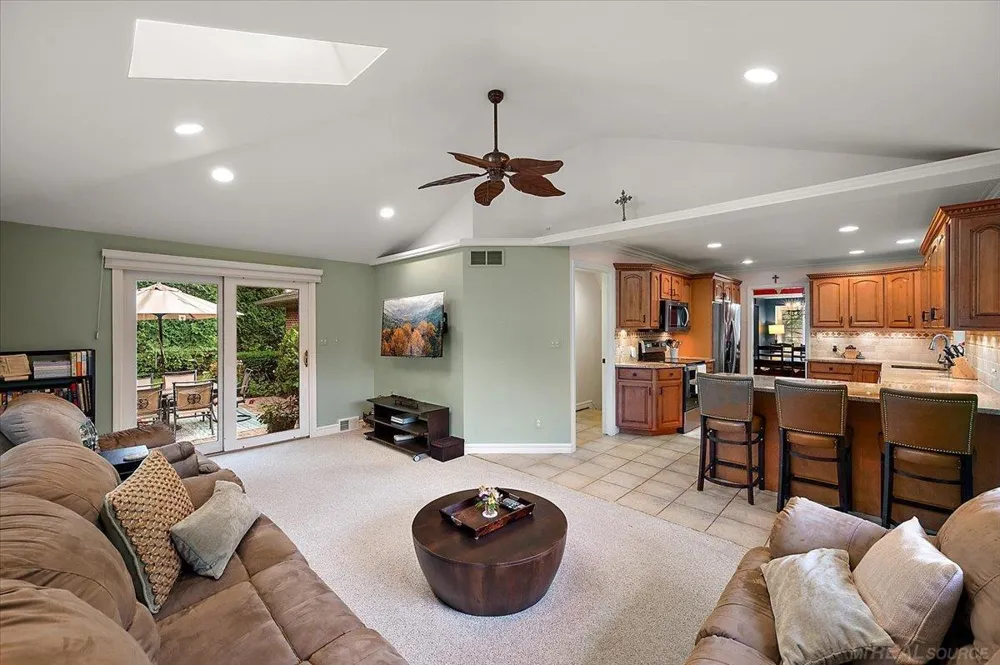 20141 W Ballantyne Court Grosse Pointe Woods City, MI 48236