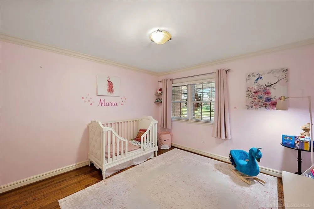 20141 W Ballantyne Court Grosse Pointe Woods City, MI 48236