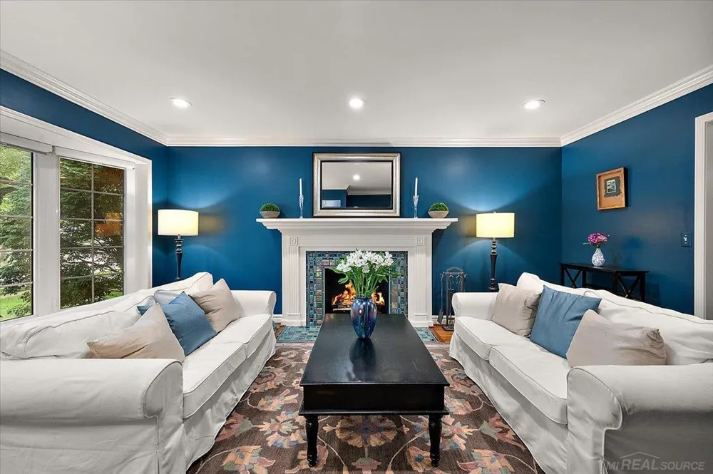 20141 W Ballantyne Court Grosse Pointe Woods City, MI 48236