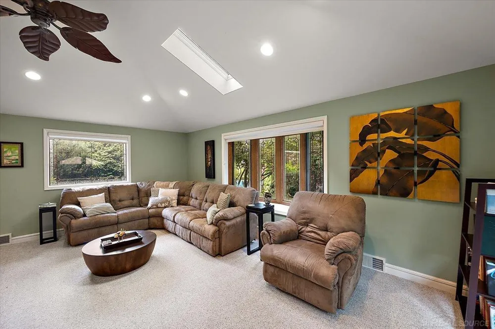 20141 W Ballantyne Court Grosse Pointe Woods City, MI 48236
