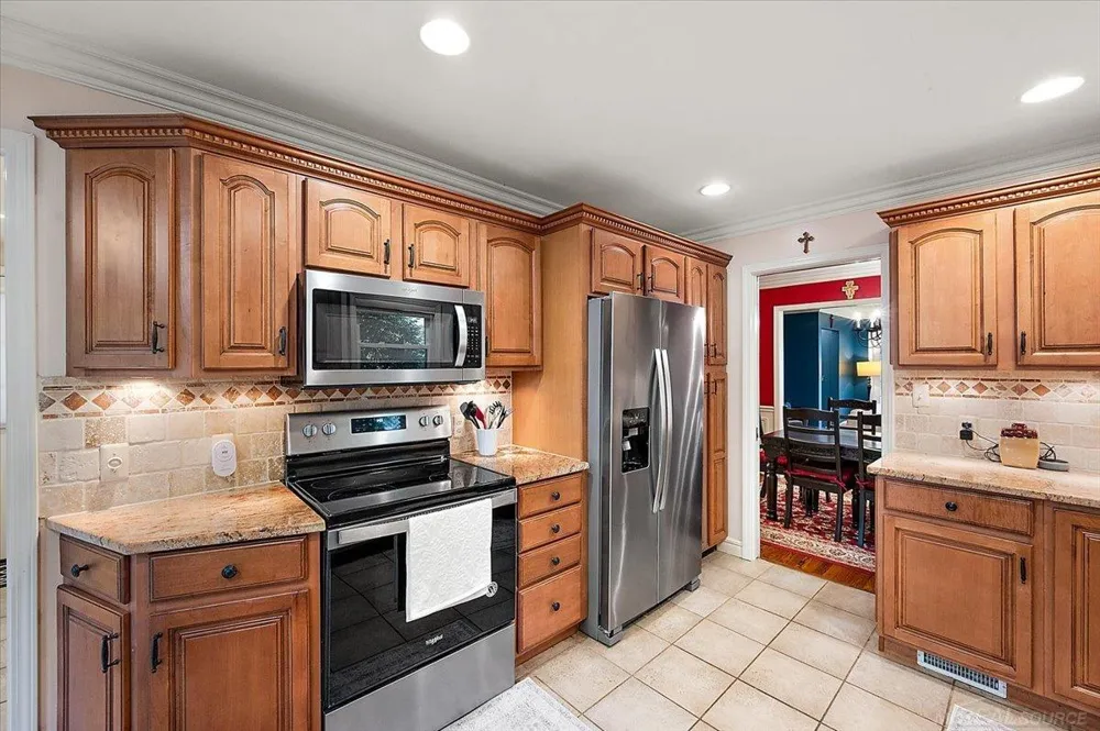 20141 W Ballantyne Court Grosse Pointe Woods City, MI 48236