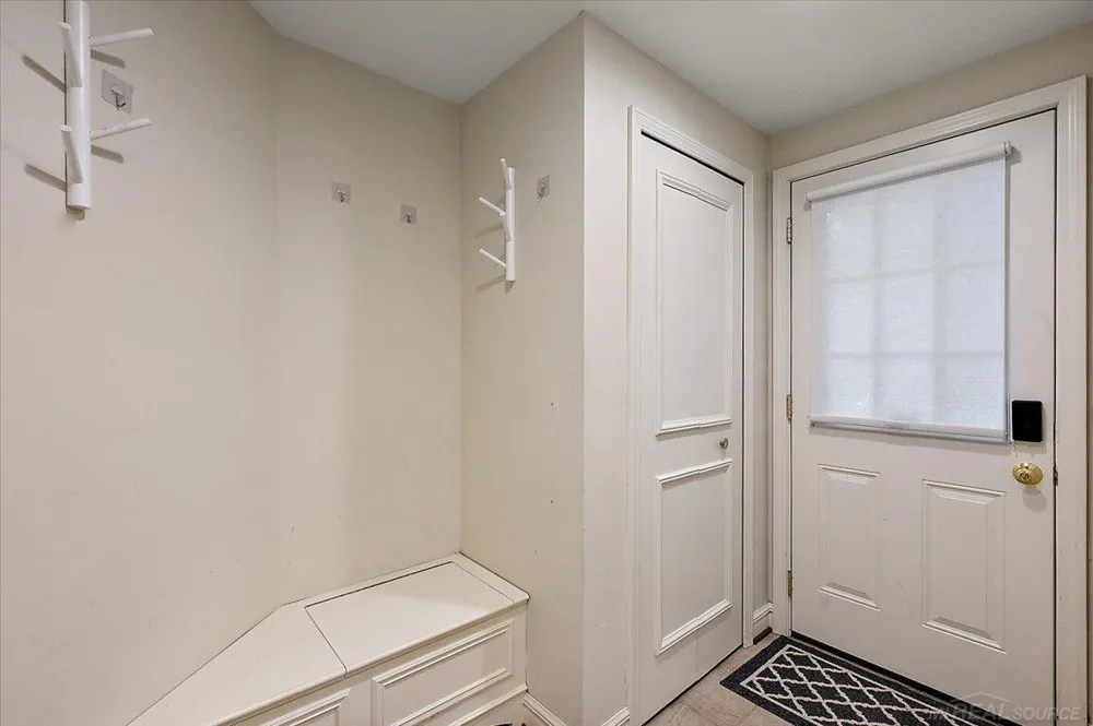 20141 W Ballantyne Court Grosse Pointe Woods City, MI 48236