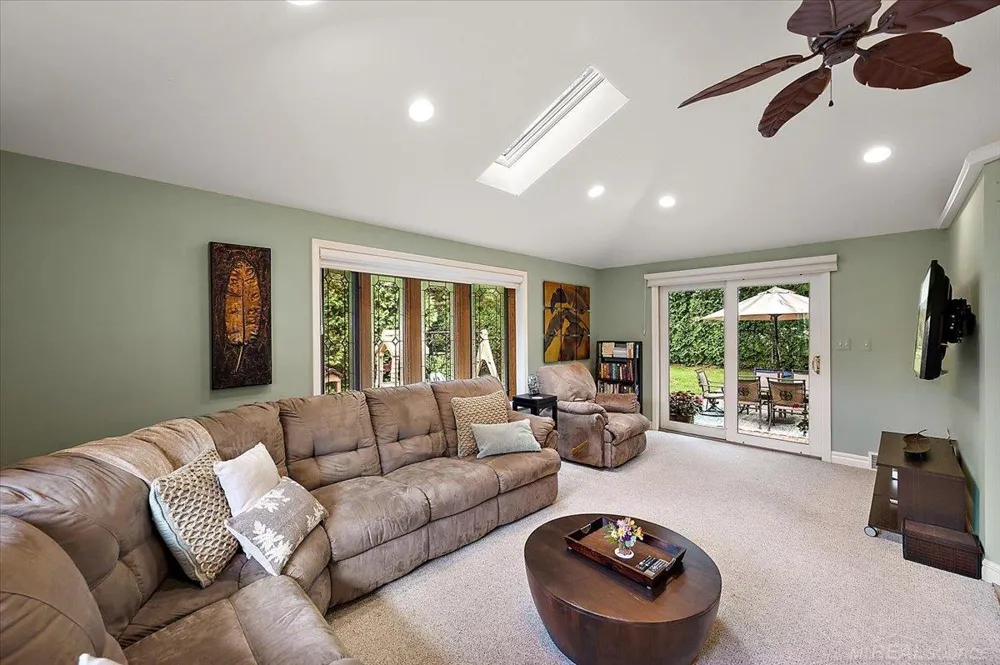 20141 W Ballantyne Court Grosse Pointe Woods City, MI 48236