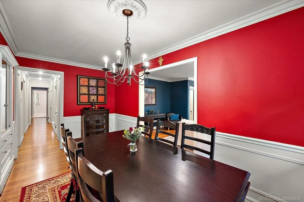 20141 W Ballantyne Court Grosse Pointe Woods City, MI 48236