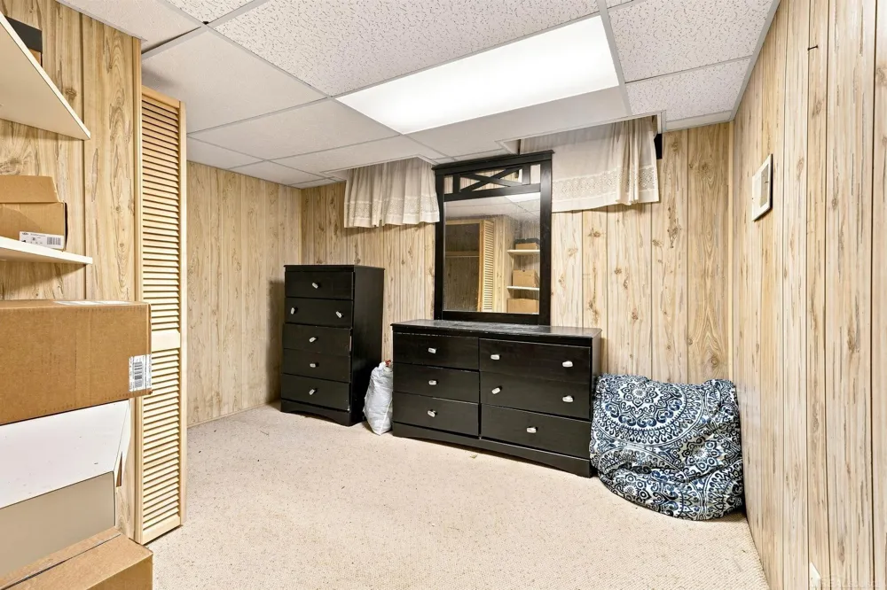 24306 Rosalind Avenue Eastpointe City, MI 48021