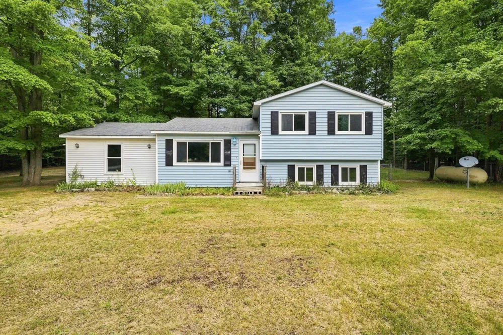 4893 Benjamin Donald Drive Paradise Township, MI 49649