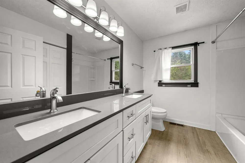1101 Knoll Crest Court Garfield Charter Township, MI 49686