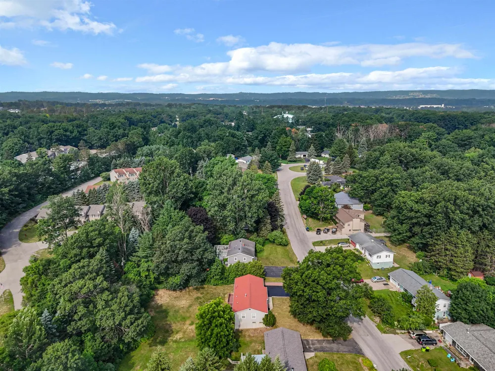 1101 Knoll Crest Court Garfield Charter Township, MI 49686