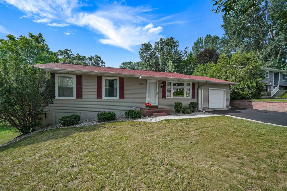 1101 Knoll Crest Court Garfield Charter Township, MI 49686