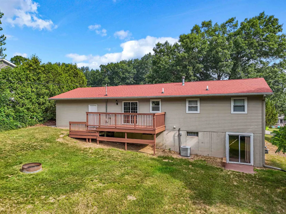 1101 Knoll Crest Court Garfield Charter Township, MI 49686