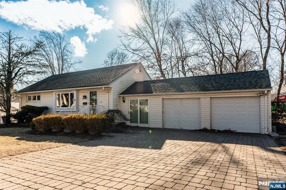 682 Sycamore Street Paramus, NJ 07652