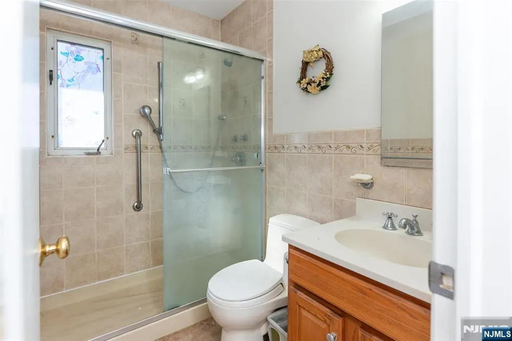 682 Sycamore Street Paramus, NJ 07652