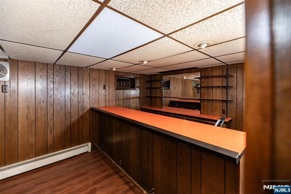 682 Sycamore Street Paramus, NJ 07652