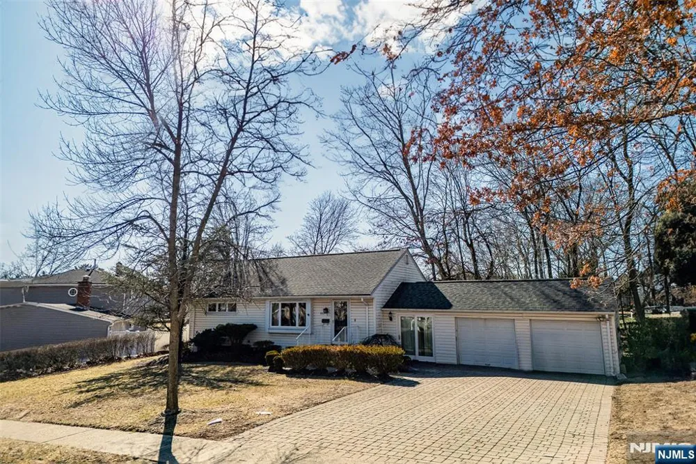 682 Sycamore Street Paramus, NJ 07652