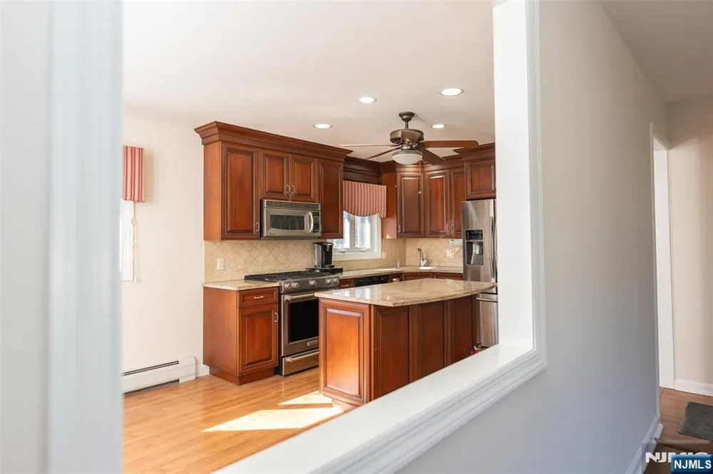 682 Sycamore Street Paramus, NJ 07652