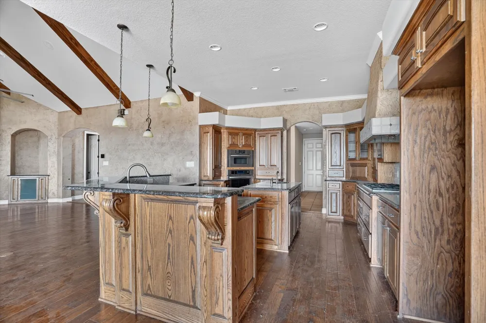 6305 CARNEGIE COURT Cleburne, TX 76033