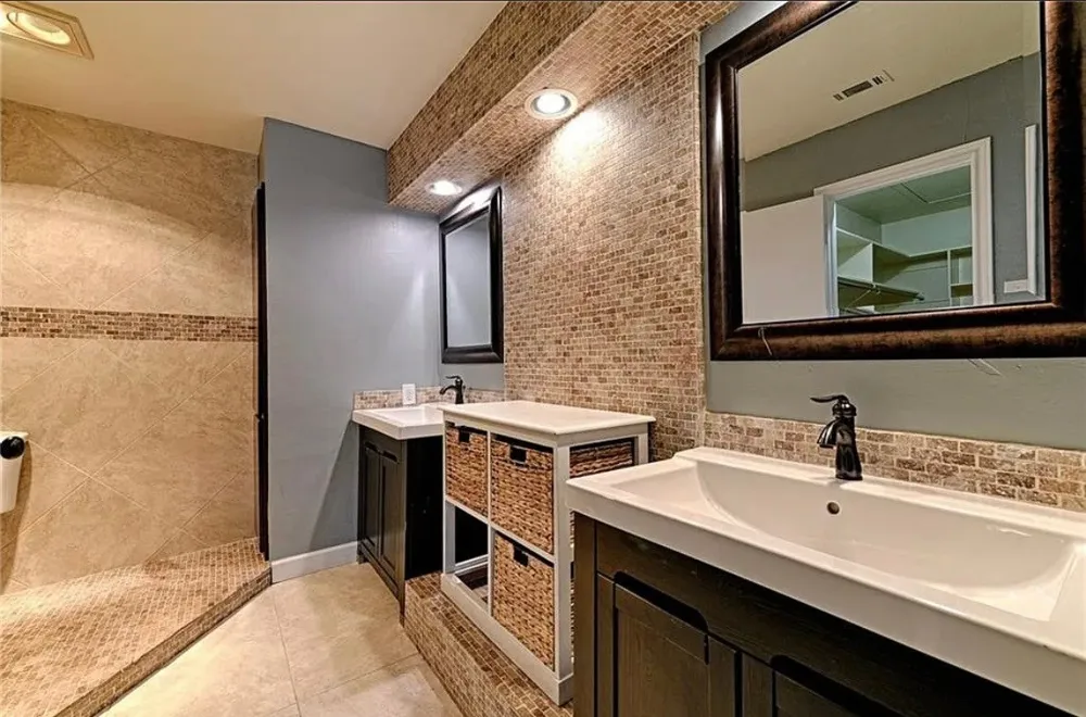 2601 Country Place Carrollton, TX 75006