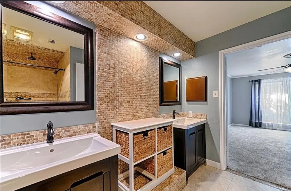 2601 Country Place Carrollton, TX 75006