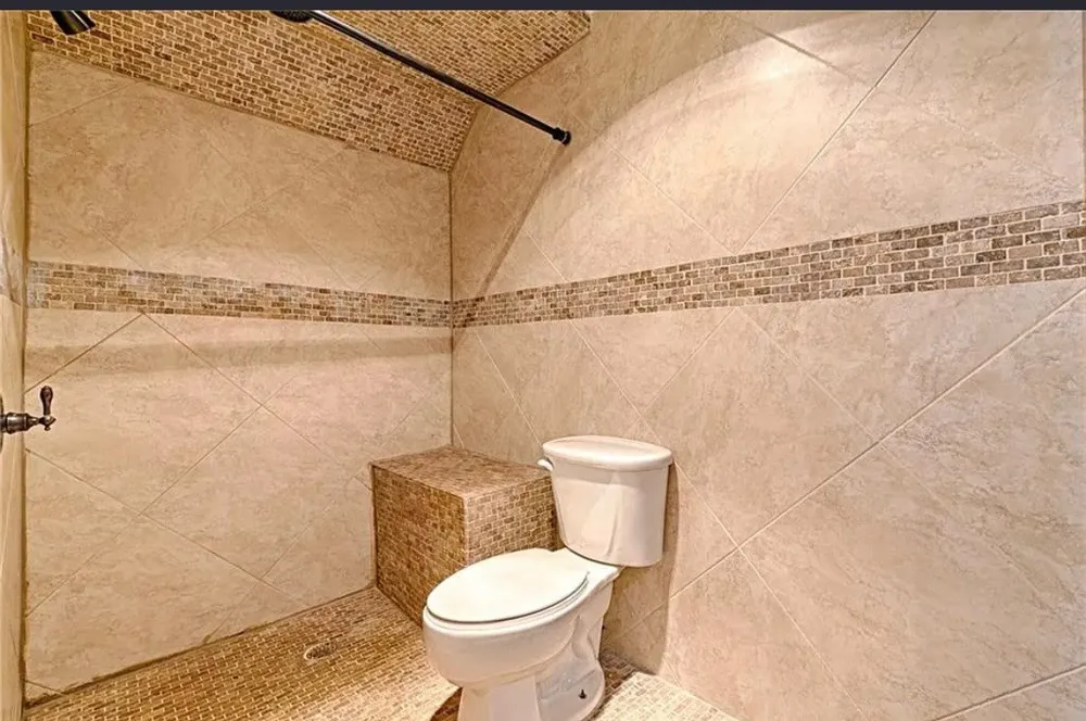 2601 Country Place Carrollton, TX 75006