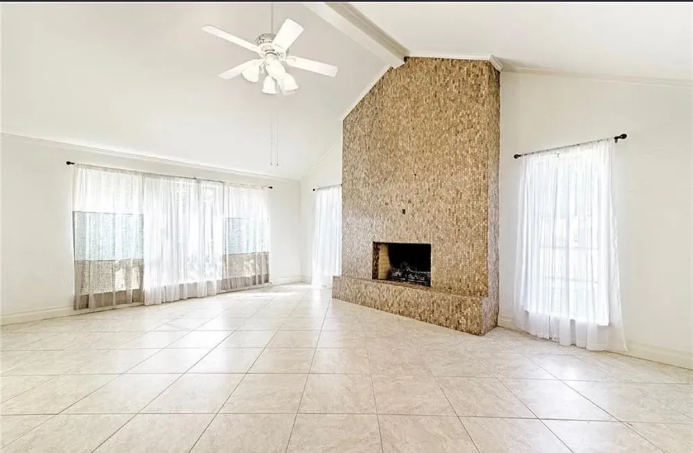 2601 Country Place Carrollton, TX 75006
