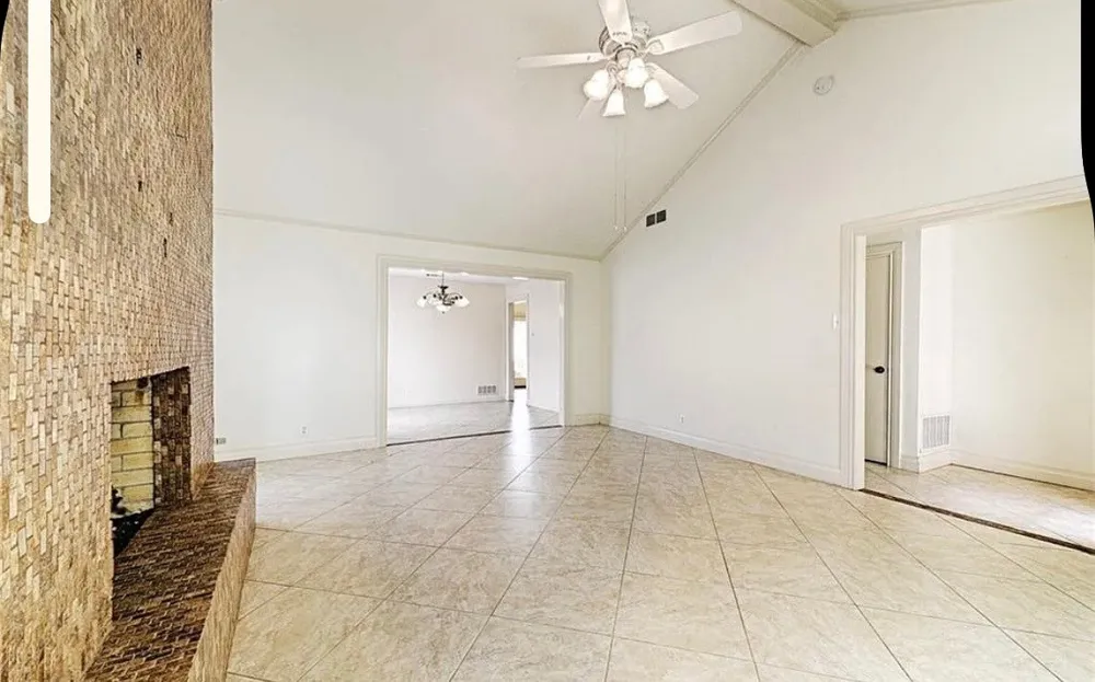 2601 Country Place Carrollton, TX 75006