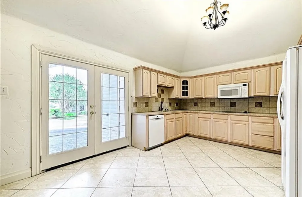2601 Country Place Carrollton, TX 75006