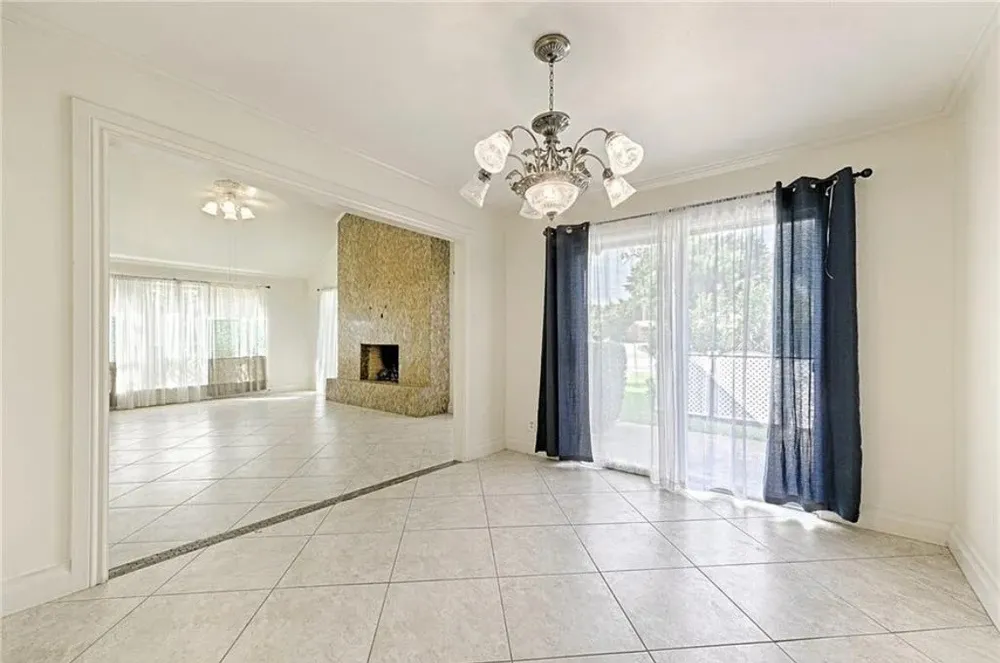 2601 Country Place Carrollton, TX 75006