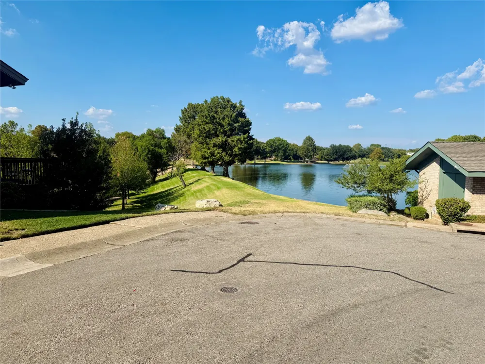 2601 Country Place Carrollton, TX 75006