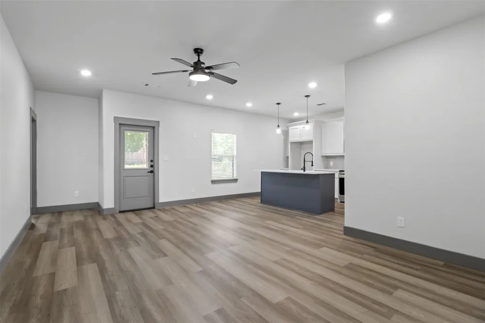 405 W Hull Street Denison, TX 75020