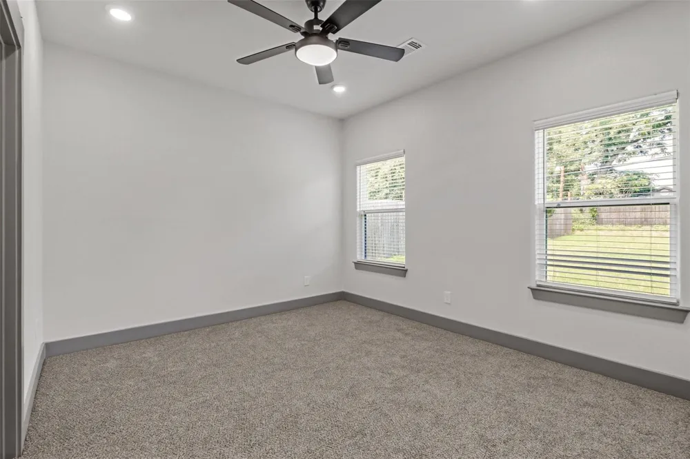 405 W Hull Street Denison, TX 75020