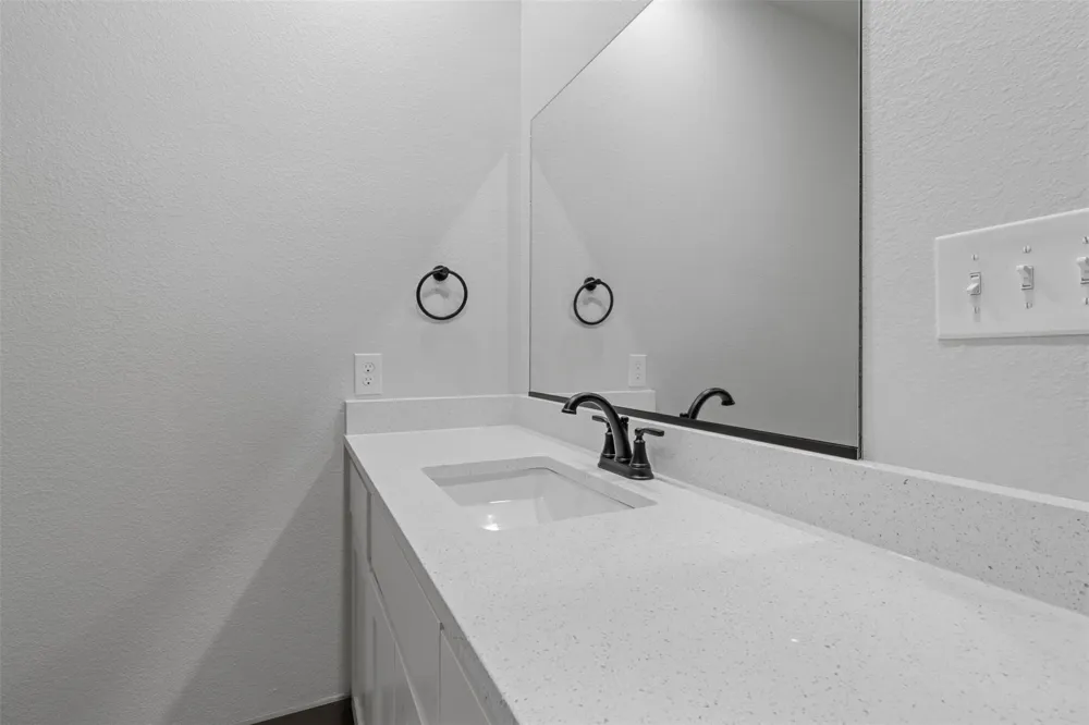 405 W Hull Street Denison, TX 75020