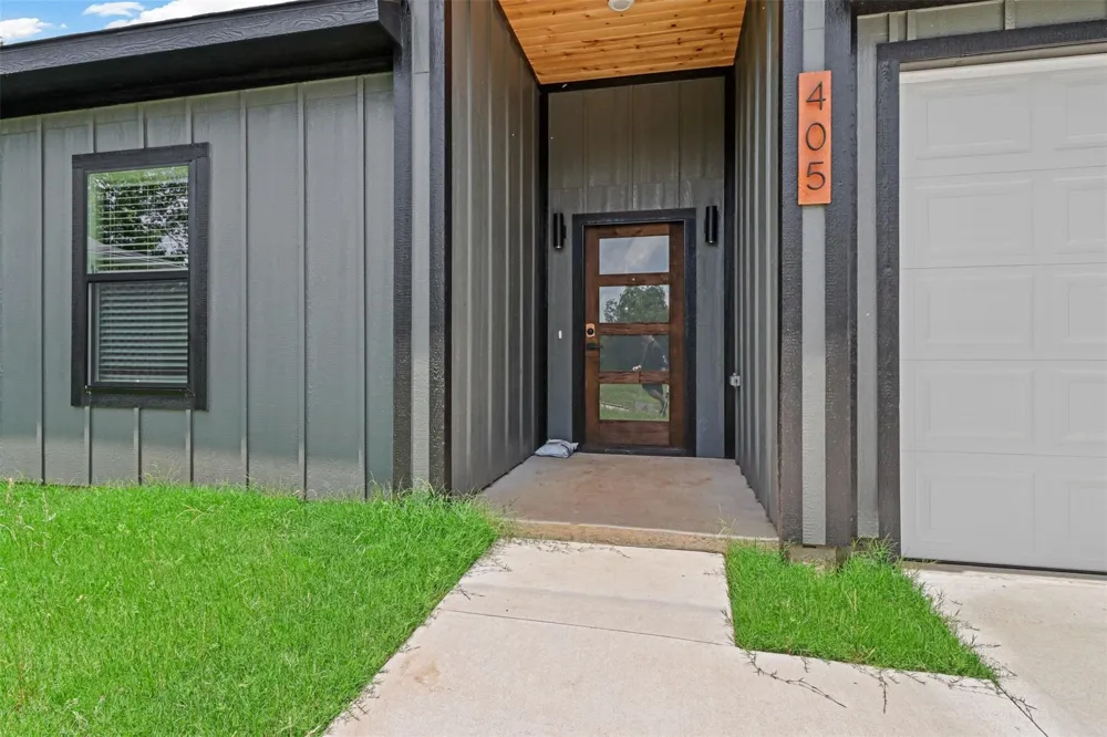 405 W Hull Street Denison, TX 75020