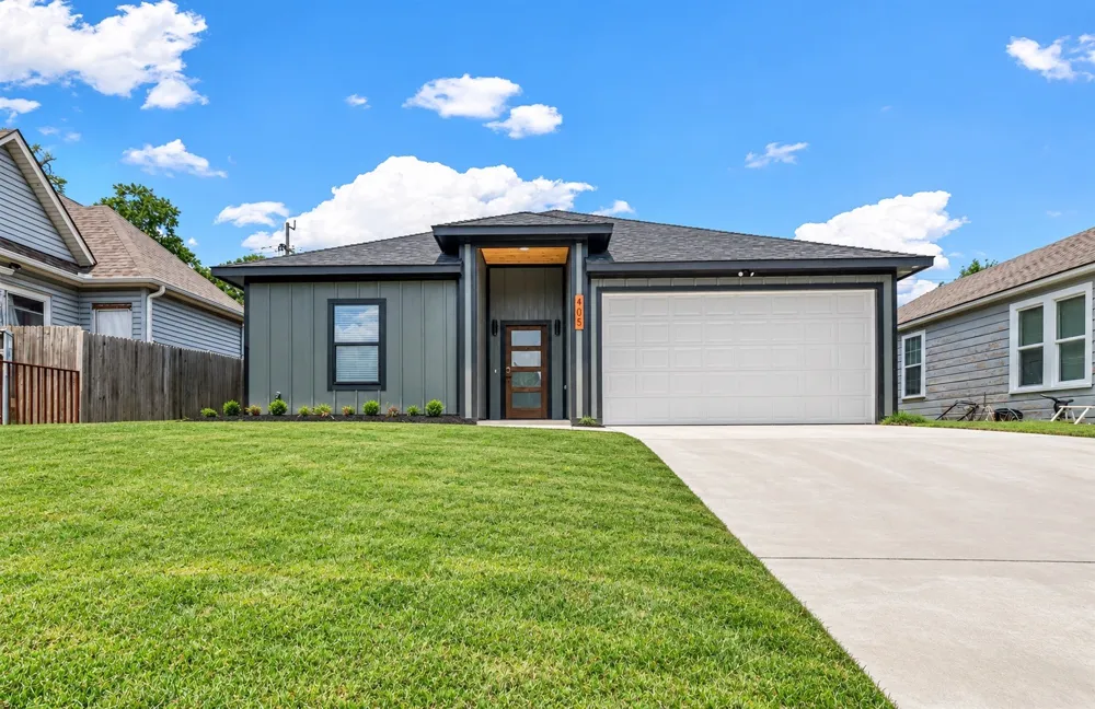 405 W Hull Street Denison, TX 75020