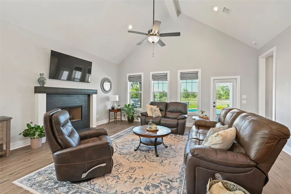 9031 Scarborough Drive Iola, TX 77861